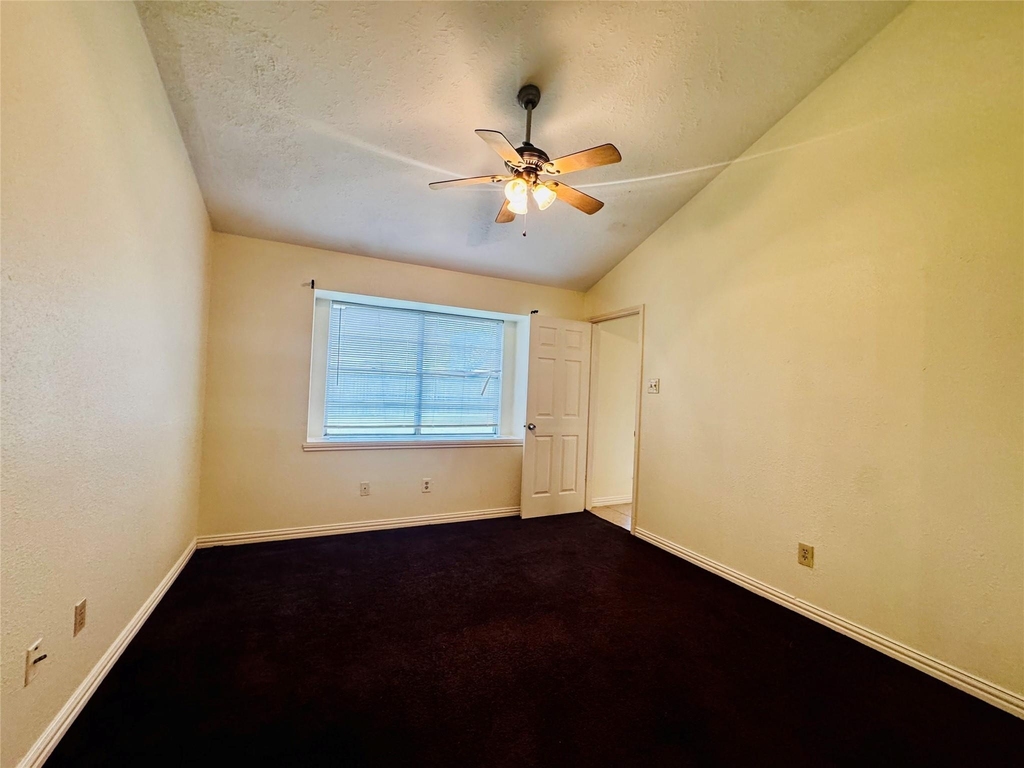17118 Amber Ridge Drive - Photo 15
