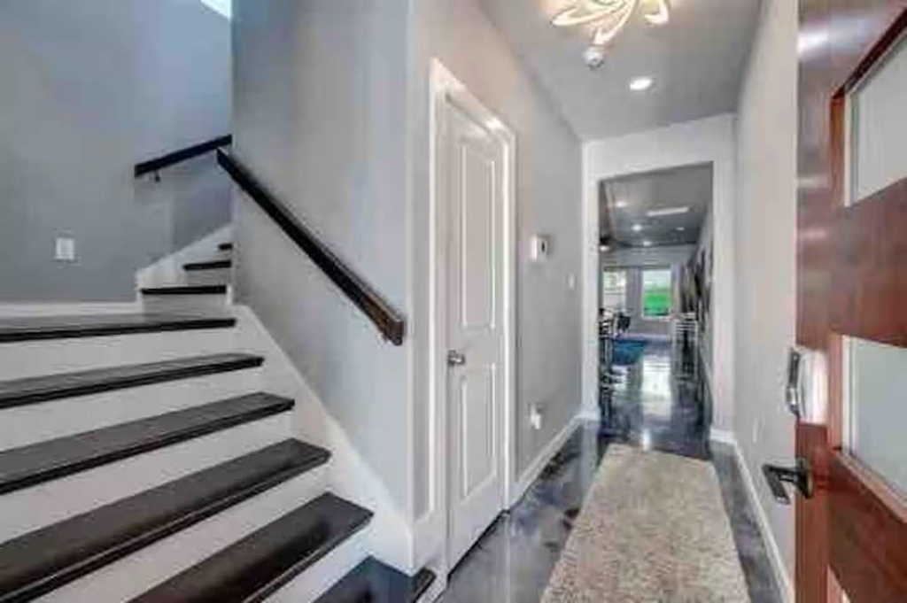 7925 Brandon Street - Photo 3
