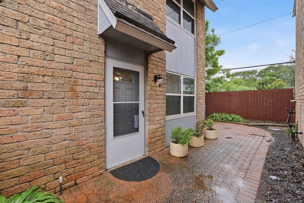 1433 Cedar Post Lane - Photo 0