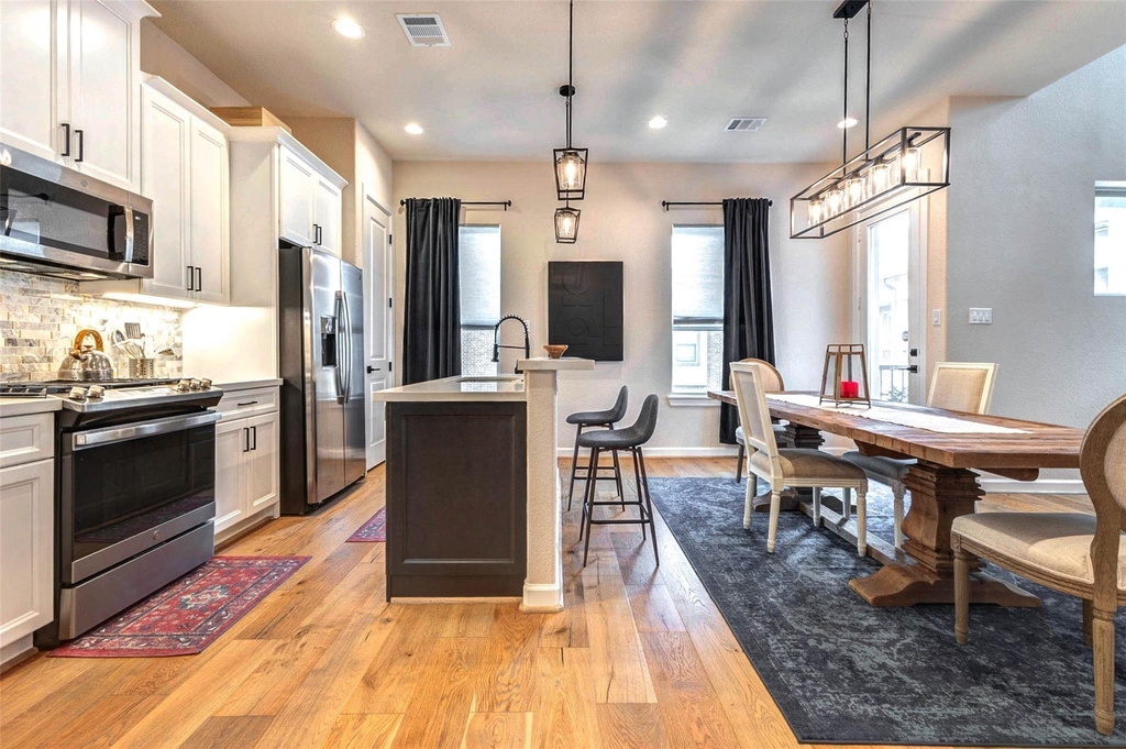 11005 Upland Forest Drive - Photo 10