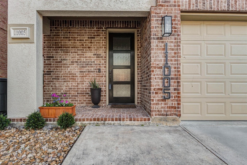 11005 Upland Forest Drive - Photo 3