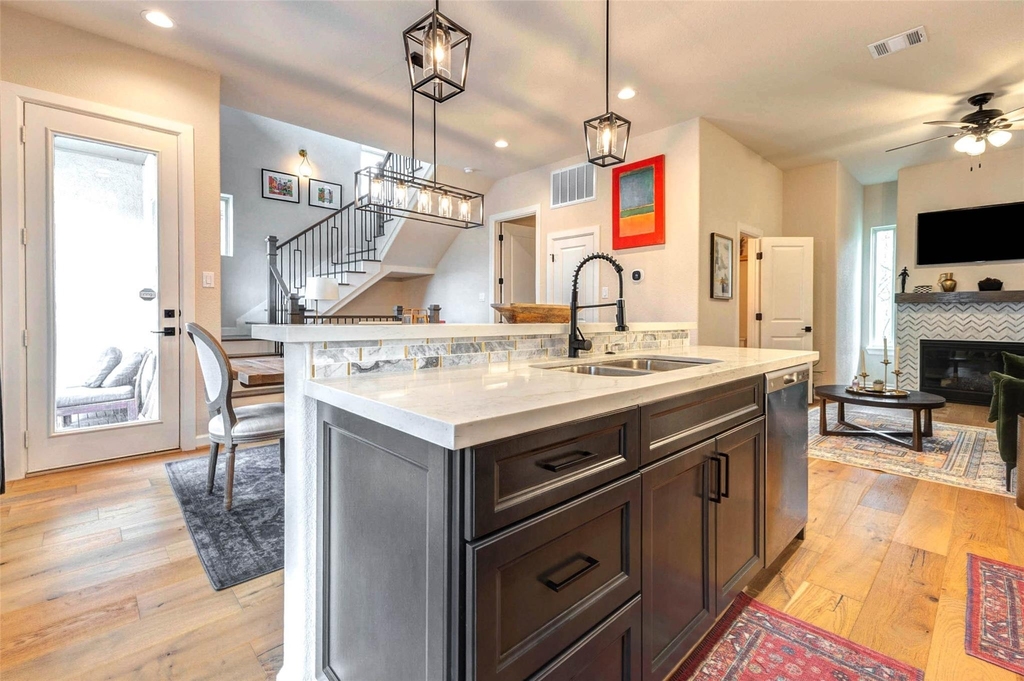 11005 Upland Forest Drive - Photo 8