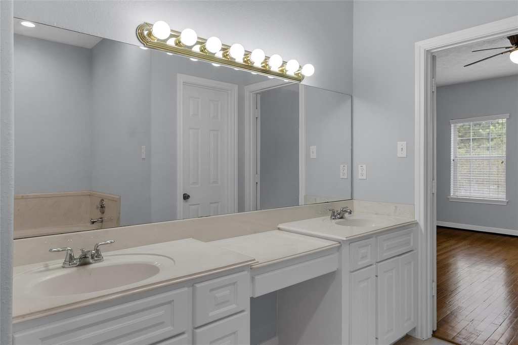 341 W 23rd Street - Photo 20