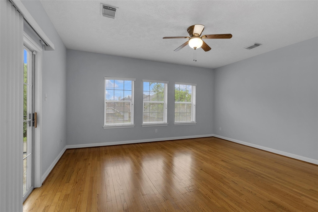 341 W 23rd Street - Photo 18