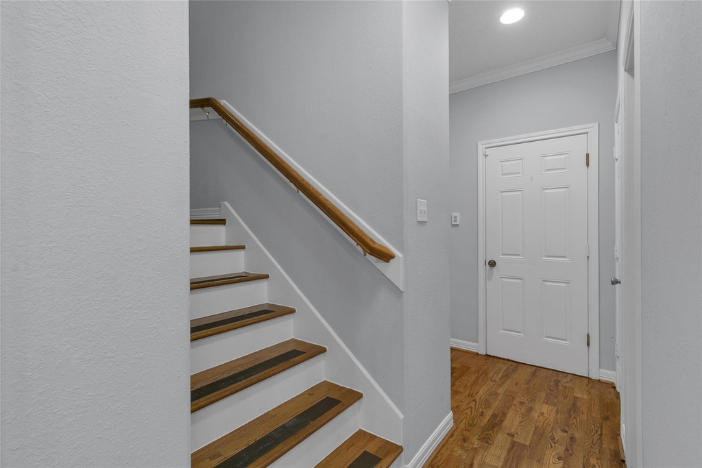 341 W 23rd Street - Photo 10