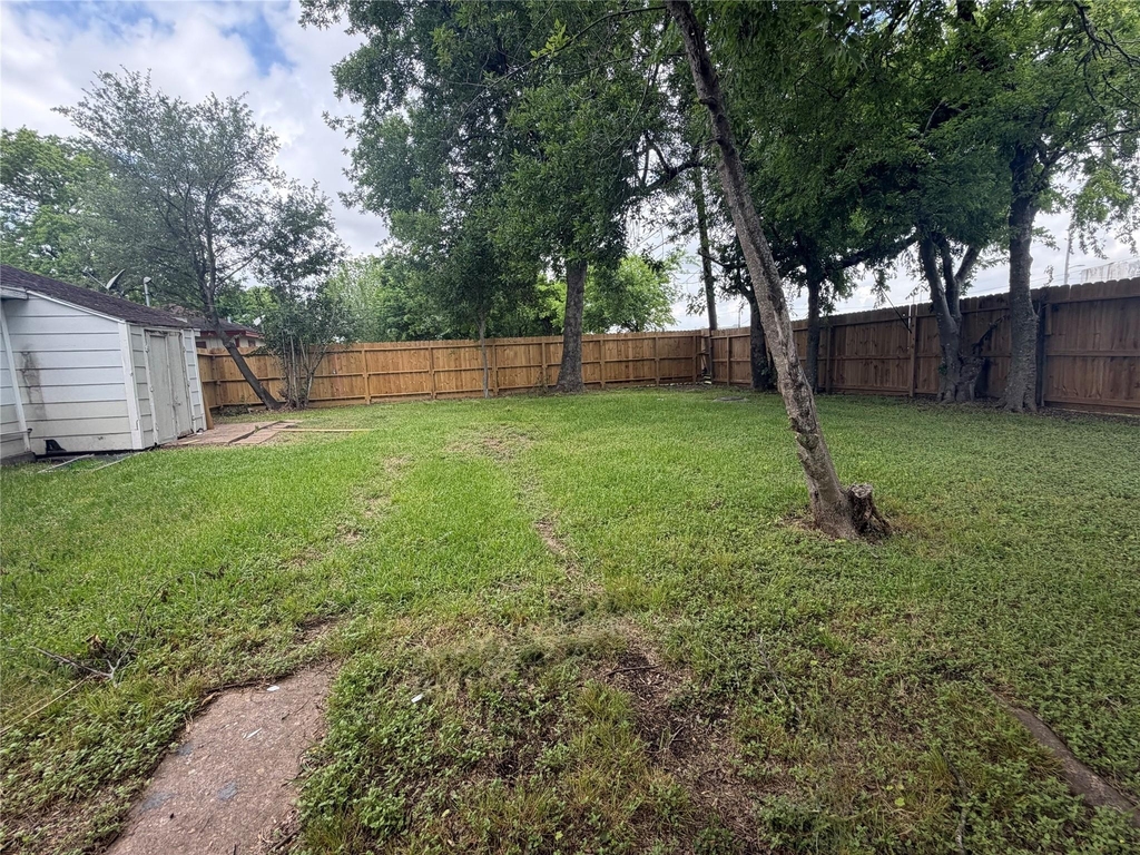 1319 Bernard Street - Photo 14