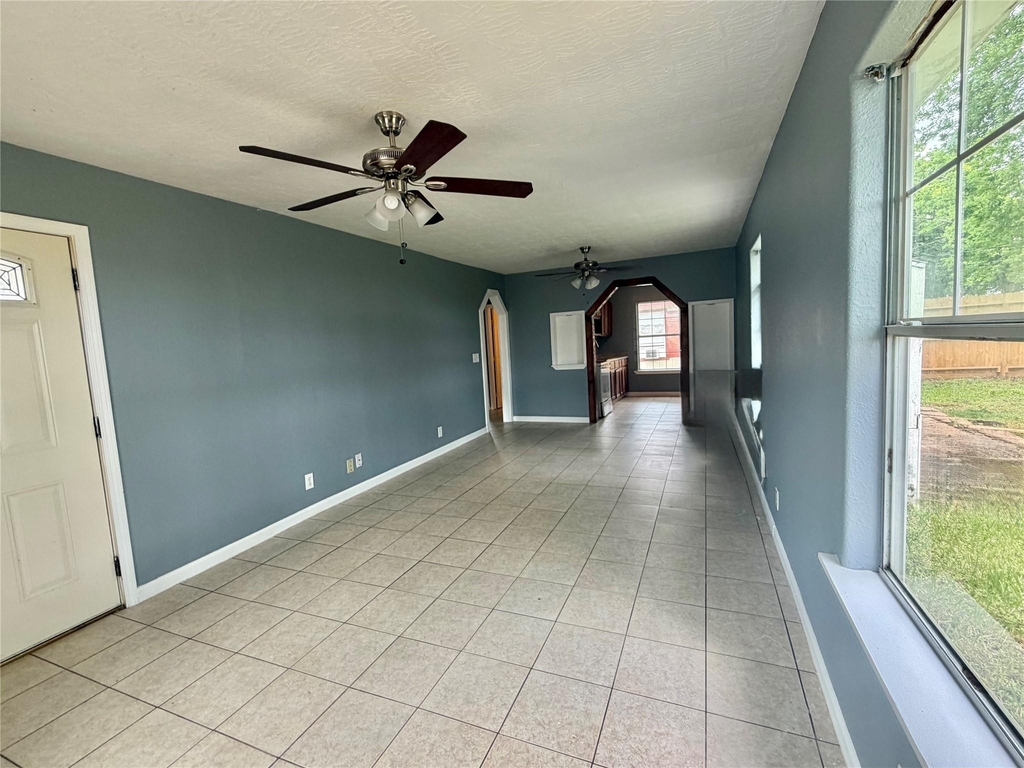 1319 Bernard Street - Photo 12