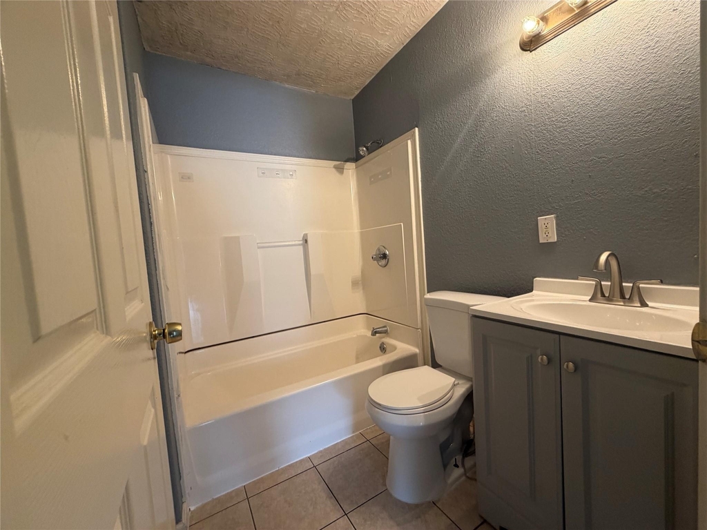 1319 Bernard Street - Photo 10