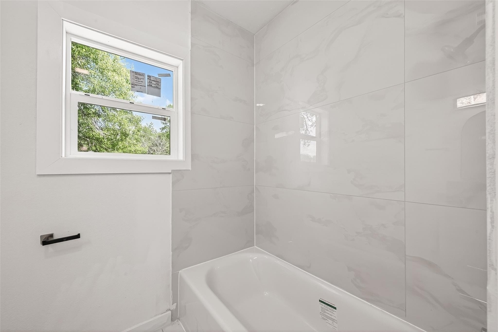 815 Brooks Avenue - Photo 40