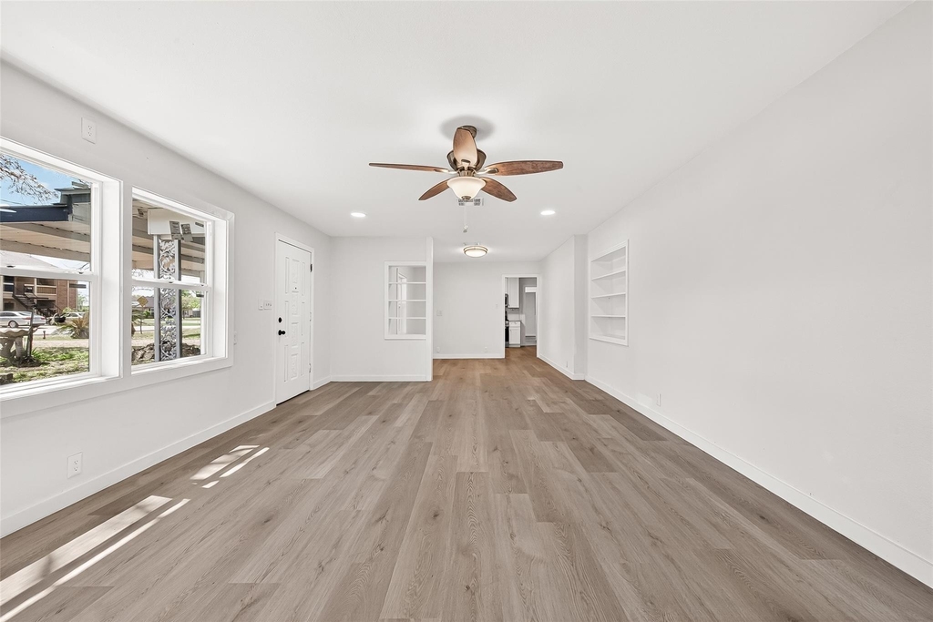 815 Brooks Avenue - Photo 9