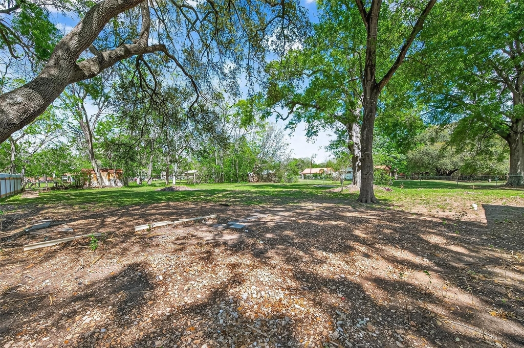 815 Brooks Avenue - Photo 46
