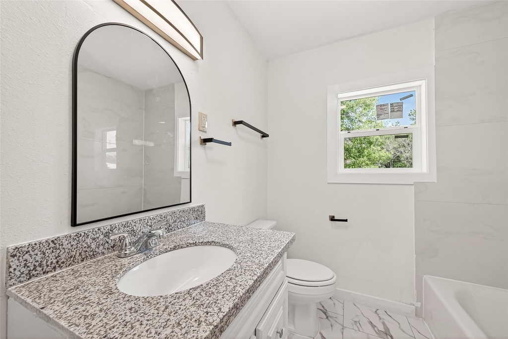 815 Brooks Avenue - Photo 39