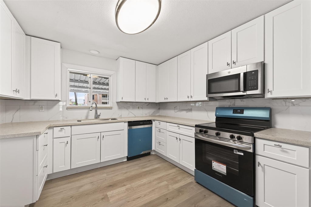 815 Brooks Avenue - Photo 20