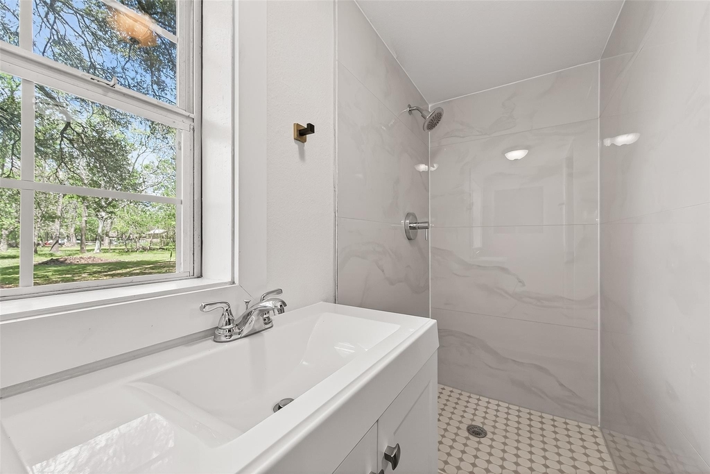 815 Brooks Avenue - Photo 28