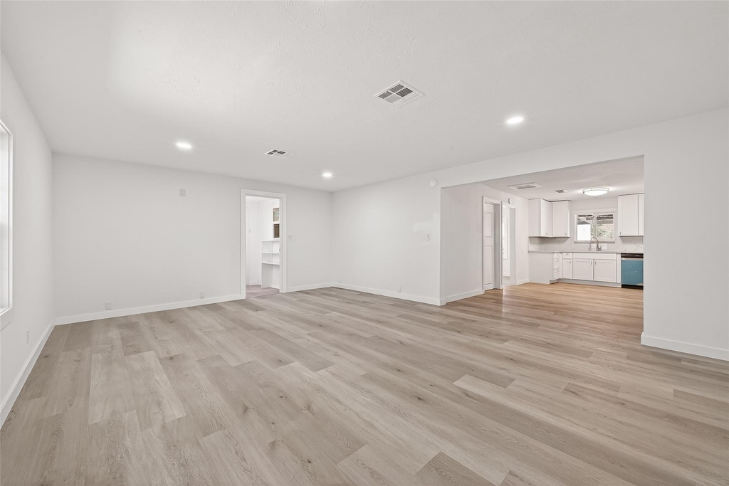 815 Brooks Avenue - Photo 13