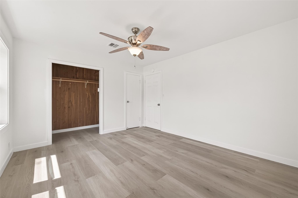 815 Brooks Avenue - Photo 33