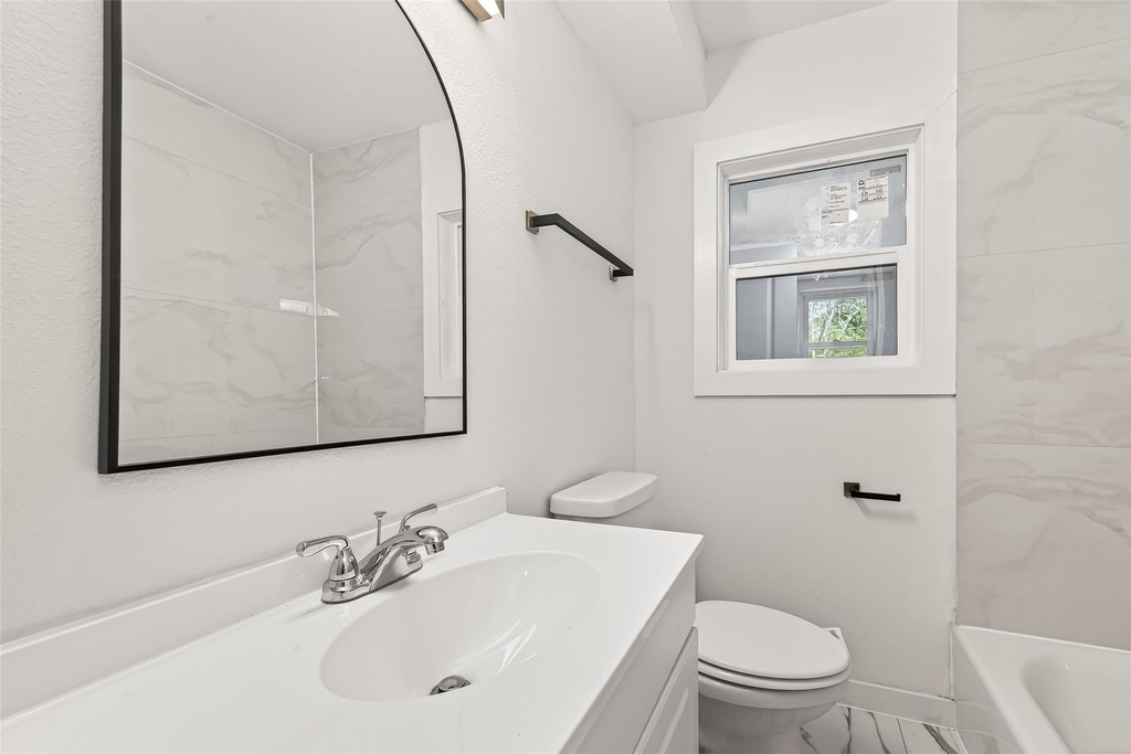 815 Brooks Avenue - Photo 41
