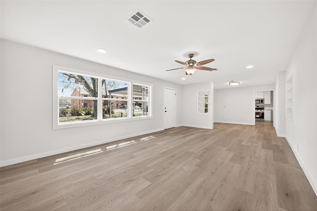 815 Brooks Avenue - Photo 8