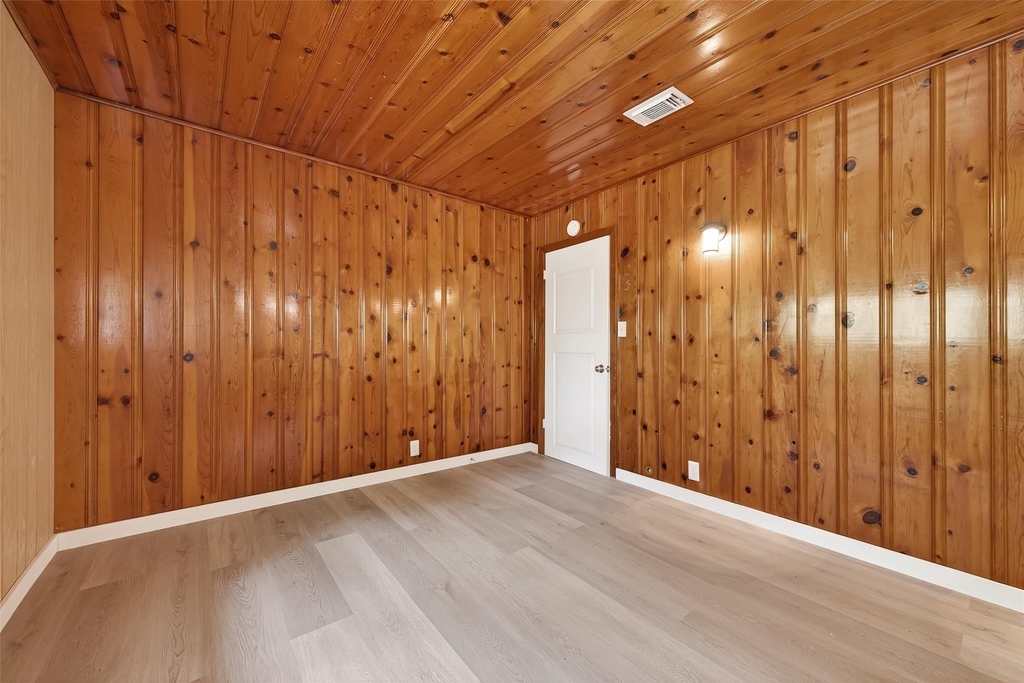 815 Brooks Avenue - Photo 38
