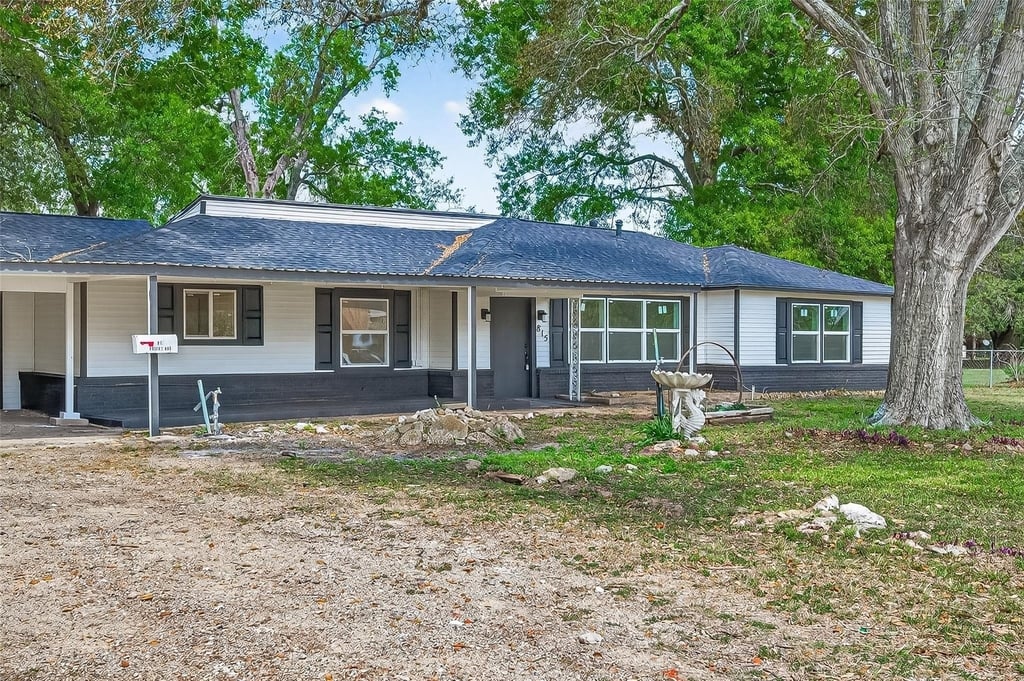 815 Brooks Avenue - Photo 3