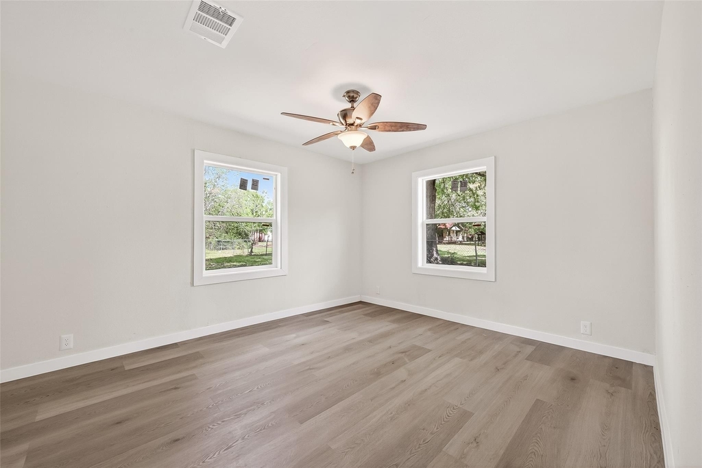 815 Brooks Avenue - Photo 34