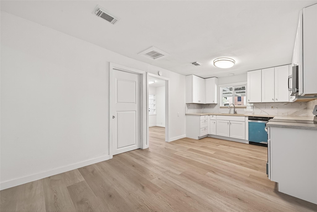 815 Brooks Avenue - Photo 18