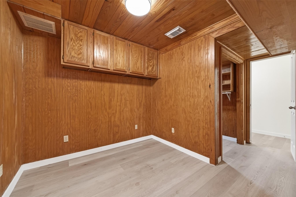815 Brooks Avenue - Photo 30