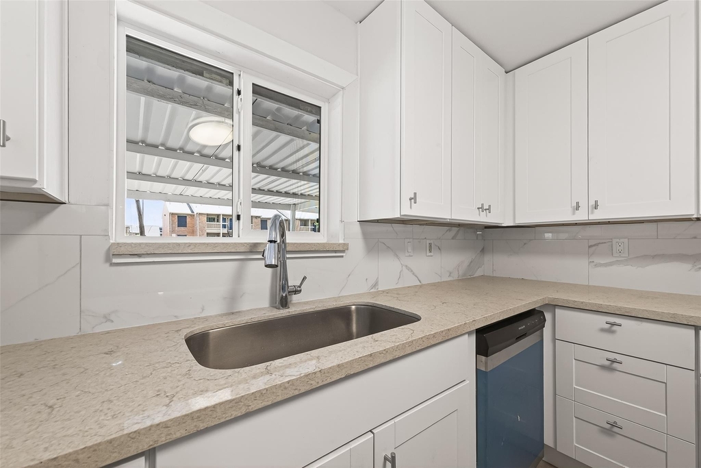 815 Brooks Avenue - Photo 22