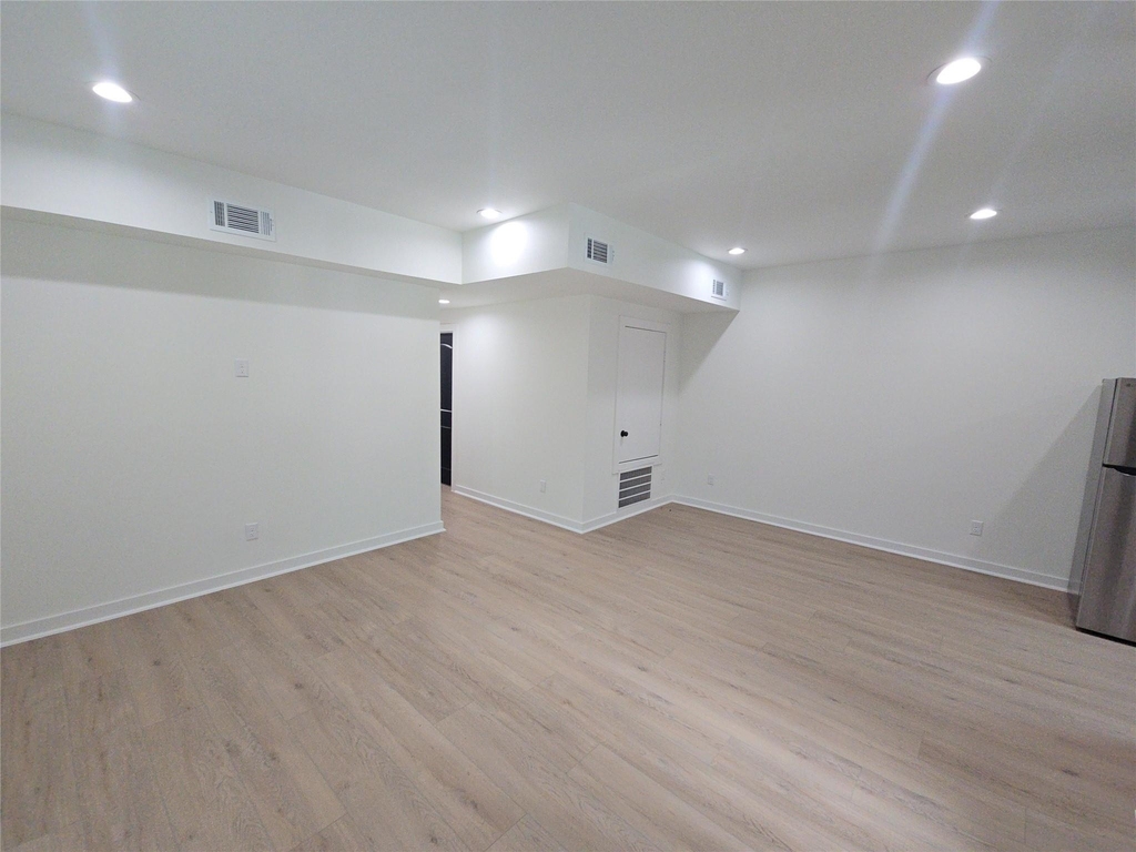 8101 Venus Street - Photo 4