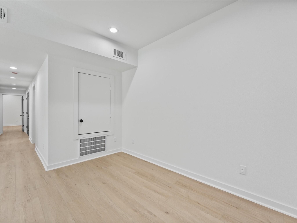 8101 Venus Street - Photo 14