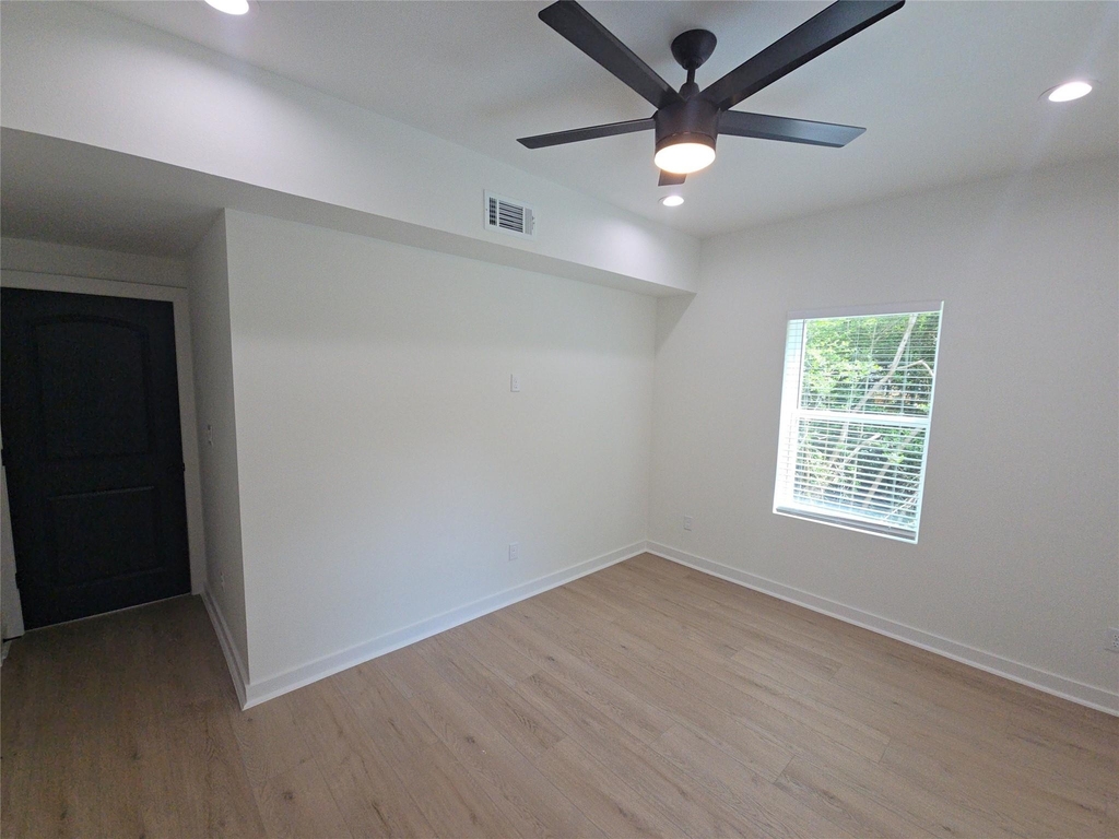 8101 Venus Street - Photo 7