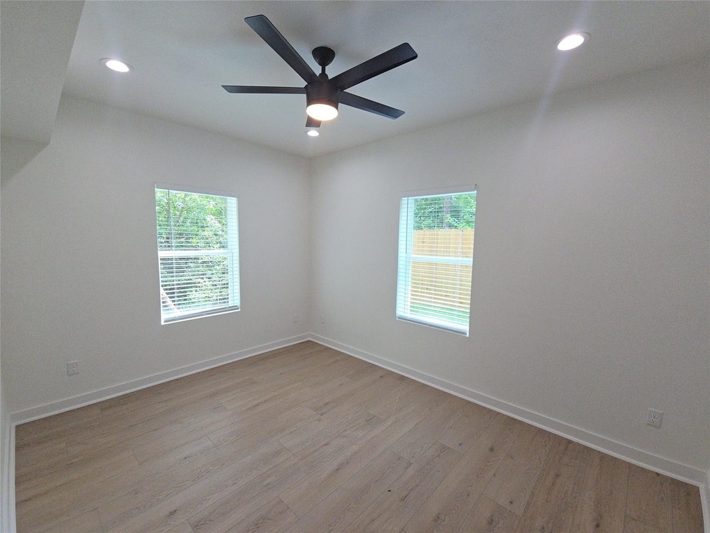 8101 Venus Street - Photo 5