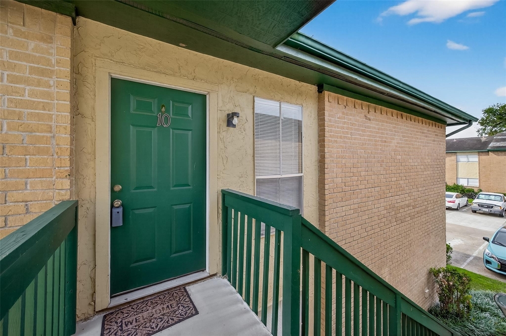 1516 Bay Area Boulevard - Photo 3