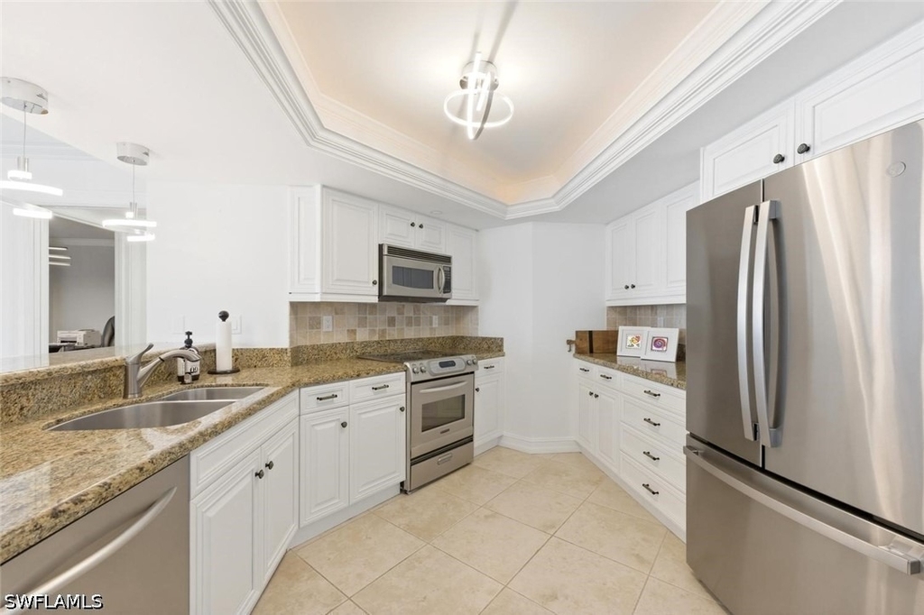 4751 Gulf Shore Boulevard N - Photo 12