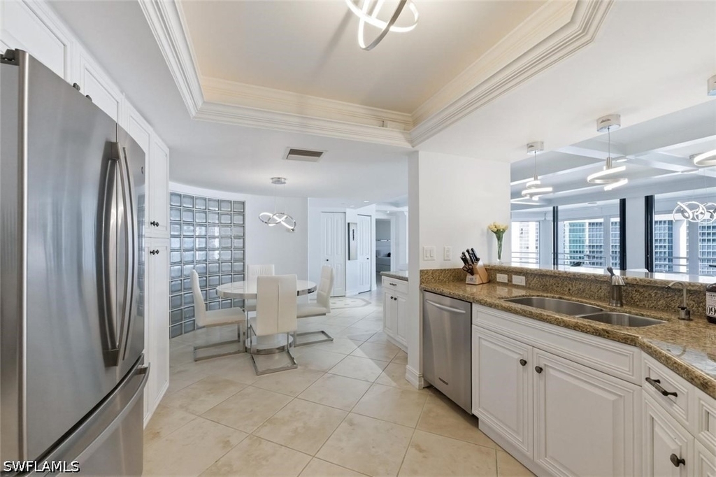 4751 Gulf Shore Boulevard N - Photo 13