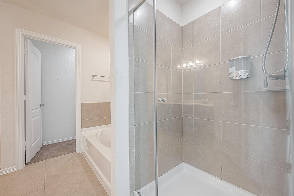 223 Sintra Lake Way - Photo 21