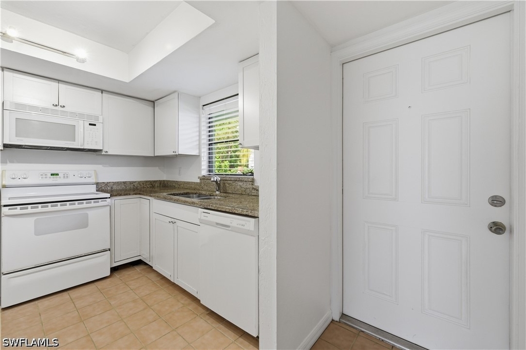28161 Pine Haven Way - Photo 10