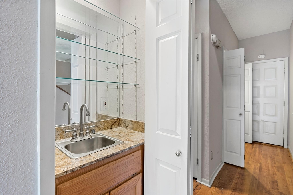 3122 Camelot Drive - Photo 16