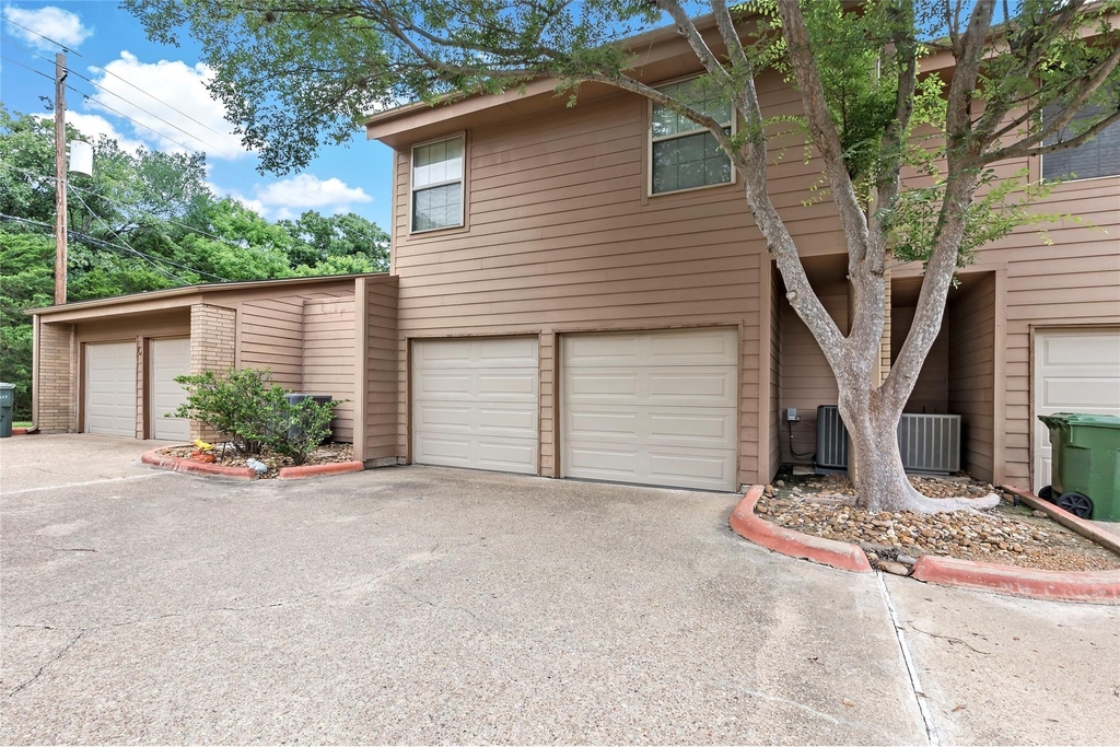3122 Camelot Drive - Photo 25