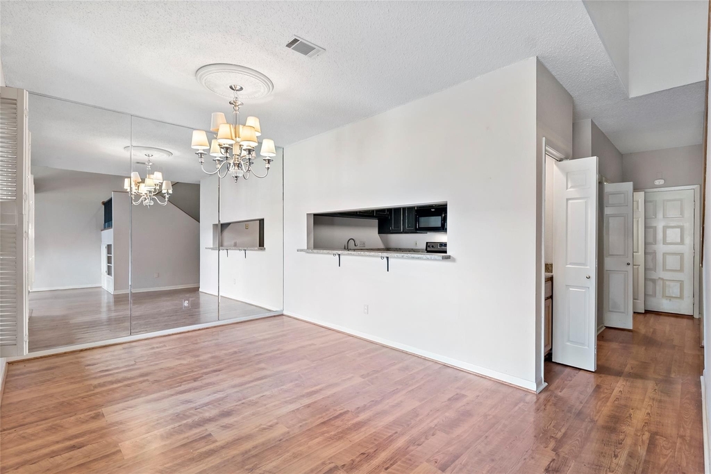 3122 Camelot Drive - Photo 7