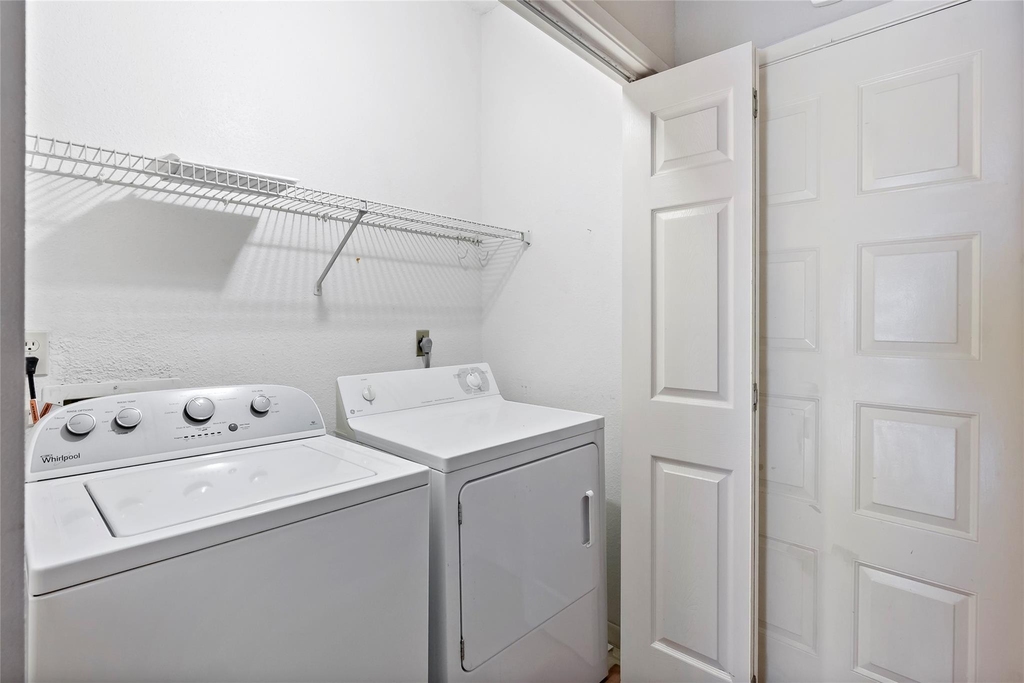 3122 Camelot Drive - Photo 15