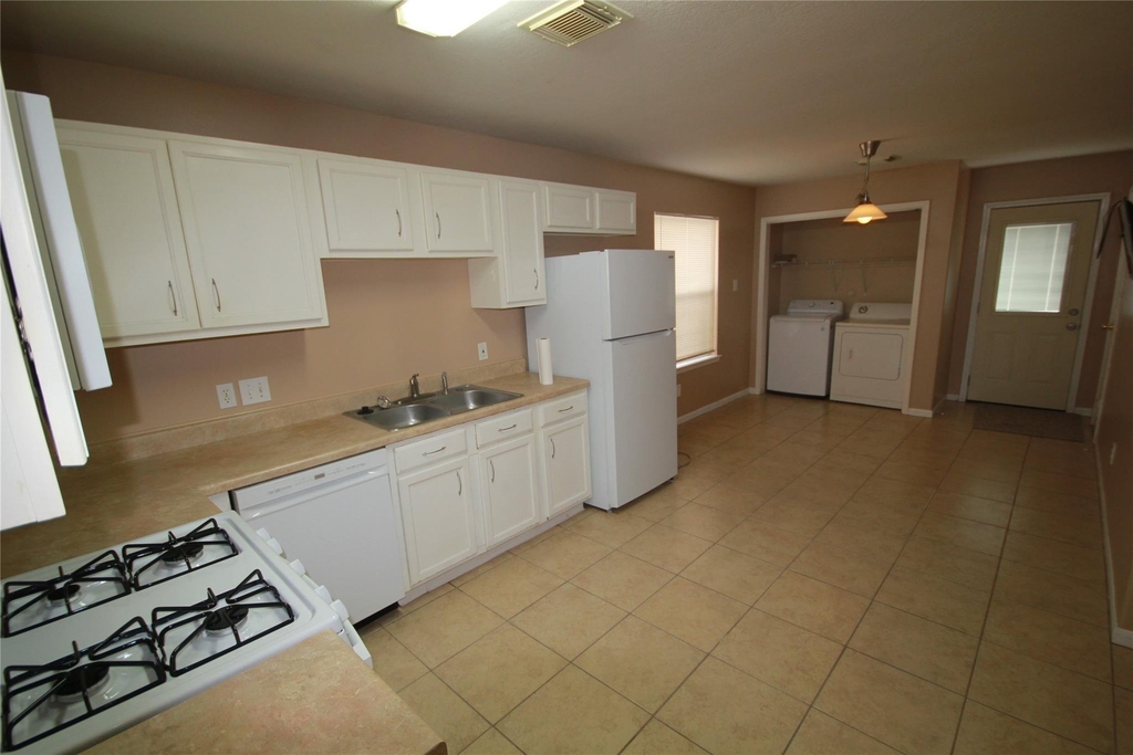 6418 Mountain Pines Lane - Photo 20