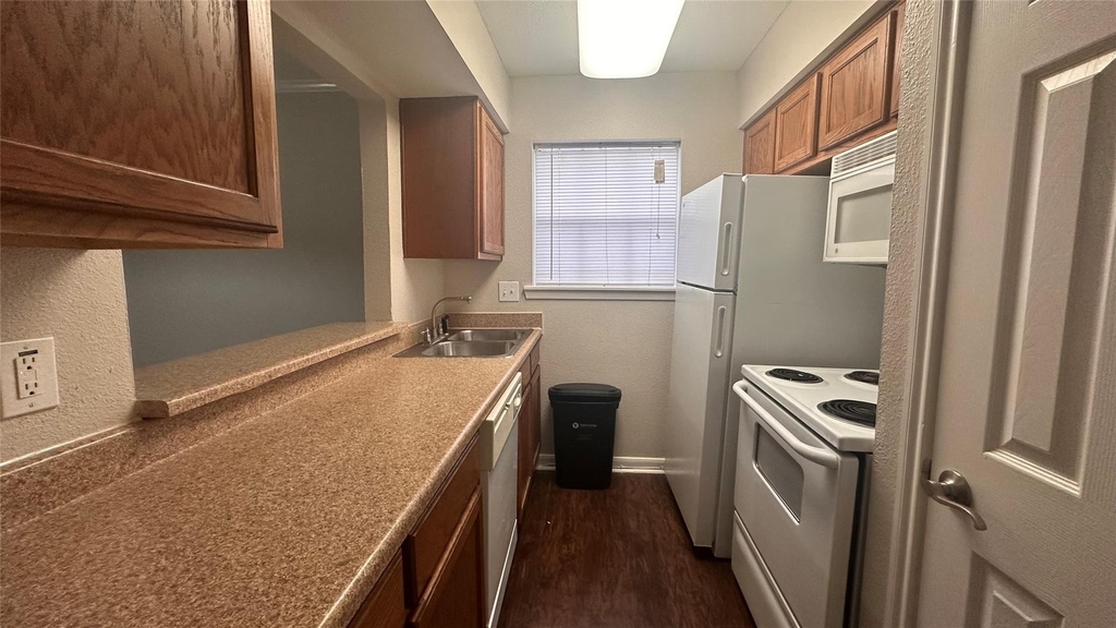 2825 Bellefontaine Street - Photo 8