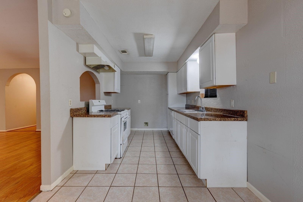 5102 Parsley Street - Photo 6