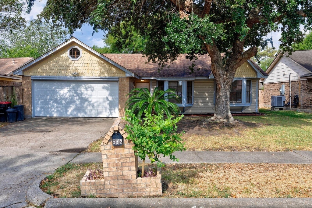 5102 Parsley Street - Photo 0