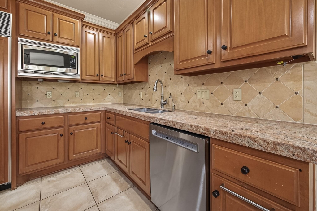 2210 Bywater Drive - Photo 8