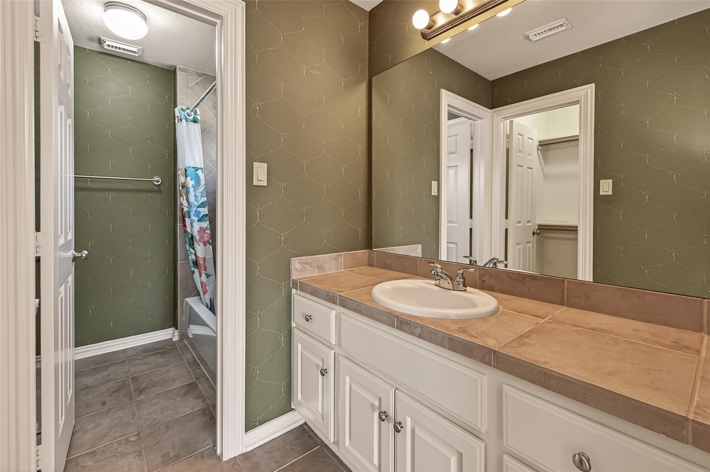 2210 Bywater Drive - Photo 28