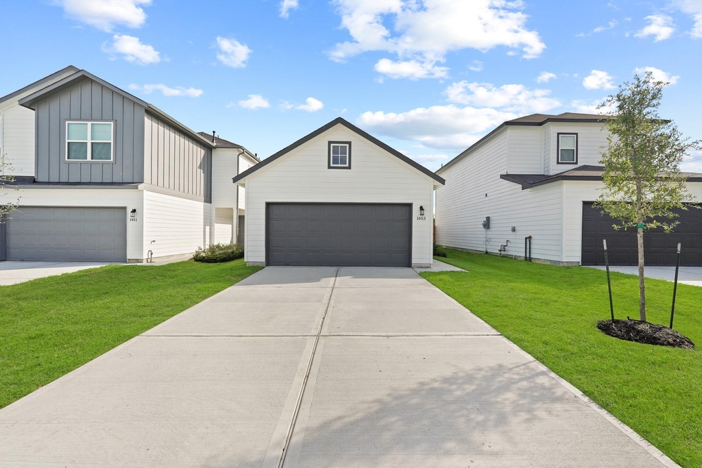 1443 Acorn Meadow Street - Photo 1