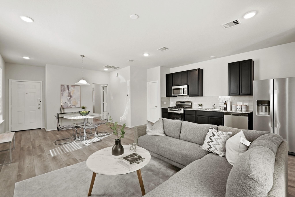 1443 Acorn Meadow Street - Photo 4