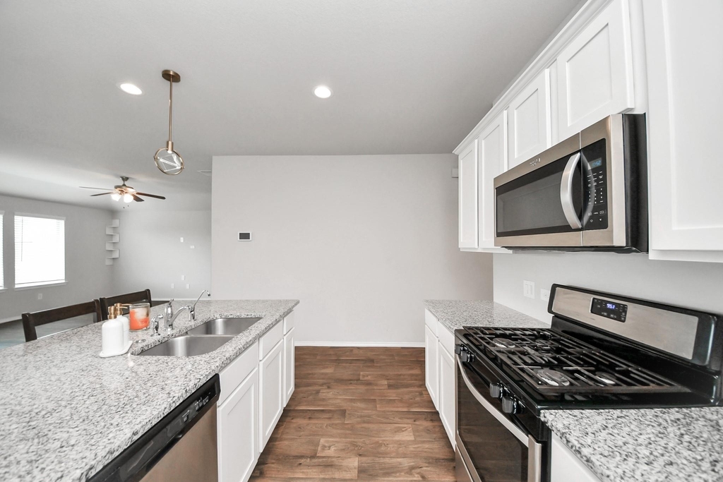 22827 Ginosa Trail - Photo 9